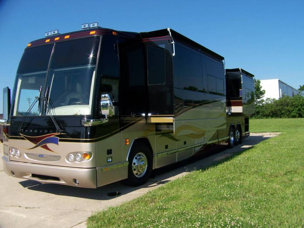 2003 Prevost H345 Triple Slide Class A Diesel Pusher