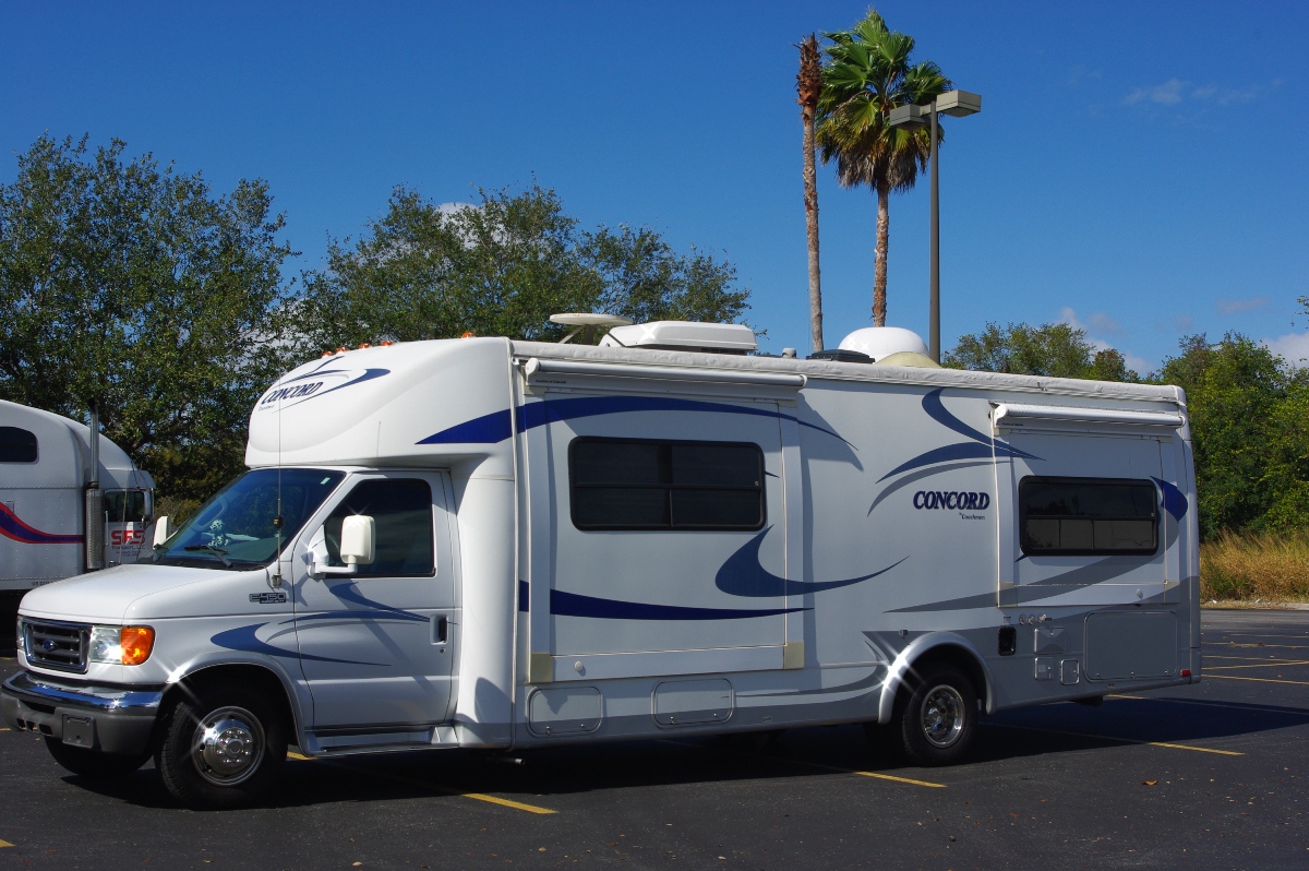 2005 Coachmen CONCORD Series M275 DS Class C for sale