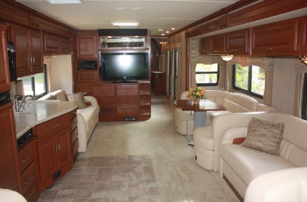 2009 Fleetwood Discovery 40x Photos Details Brochure