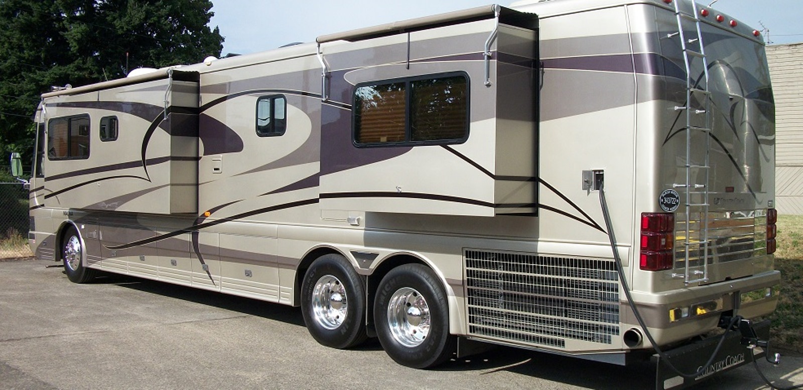 2003 Country Coach Magna Used Motorhomes and RVs for sale