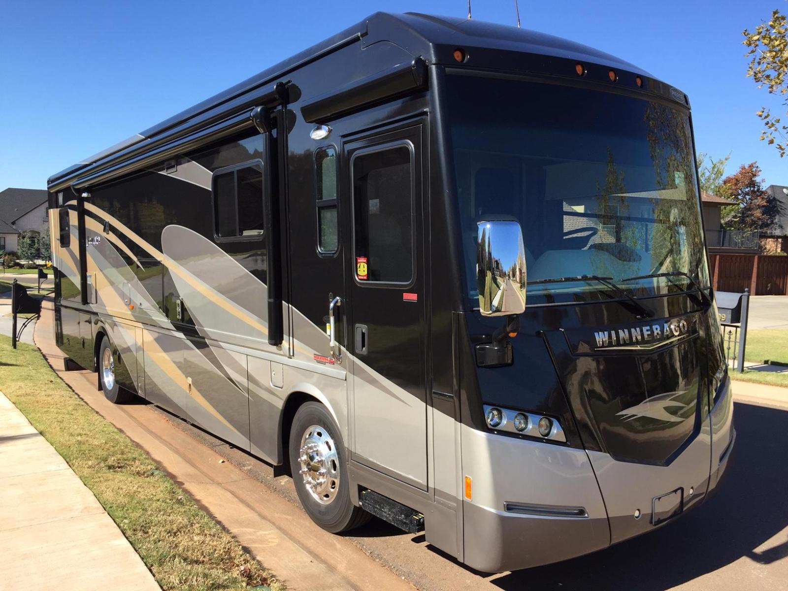 2013 Winnebago Journey 36M Used Diesel Motorhomes for sale