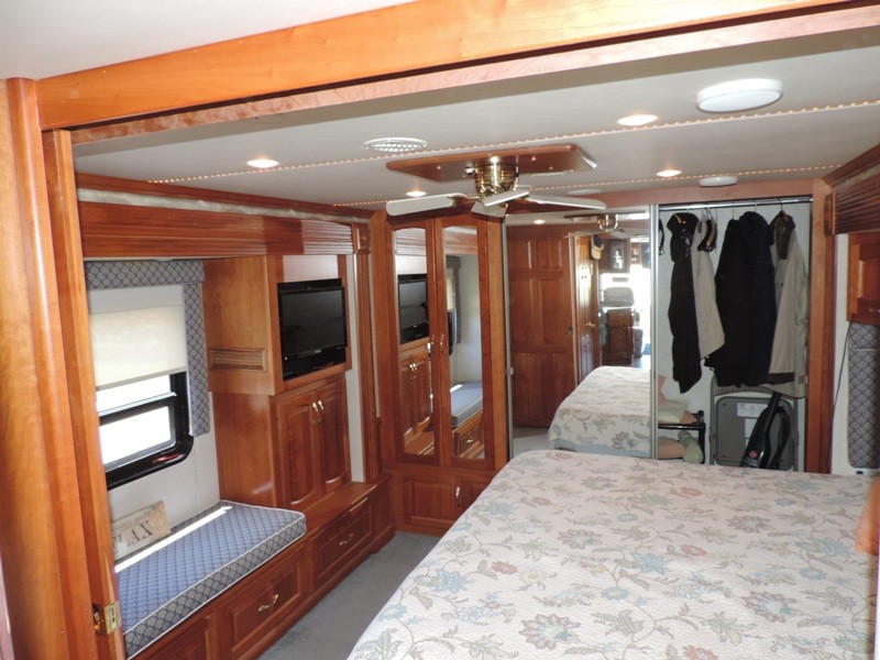 2004 Newmar Mountain Aire 4301 - 010