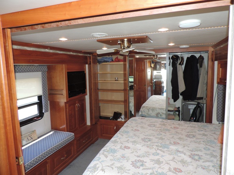 2004 Newmar Mountain Aire 4301 - 011