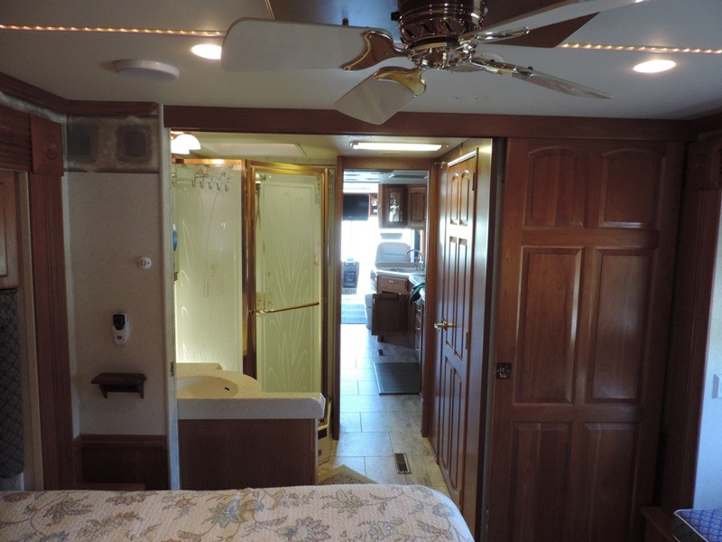 2004 Newmar Mountain Aire 4301 - 012