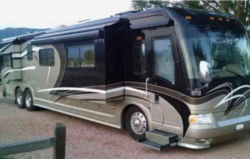 2006 Country Coach Intrigue 530 Jubilee - 001