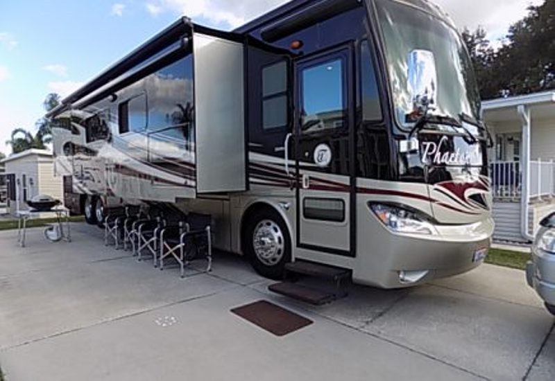 2014 Tiffin Phaeton 42LH - 001