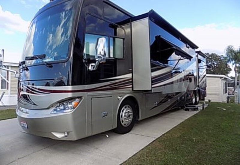 2014 Tiffin Phaeton 42LH - 002