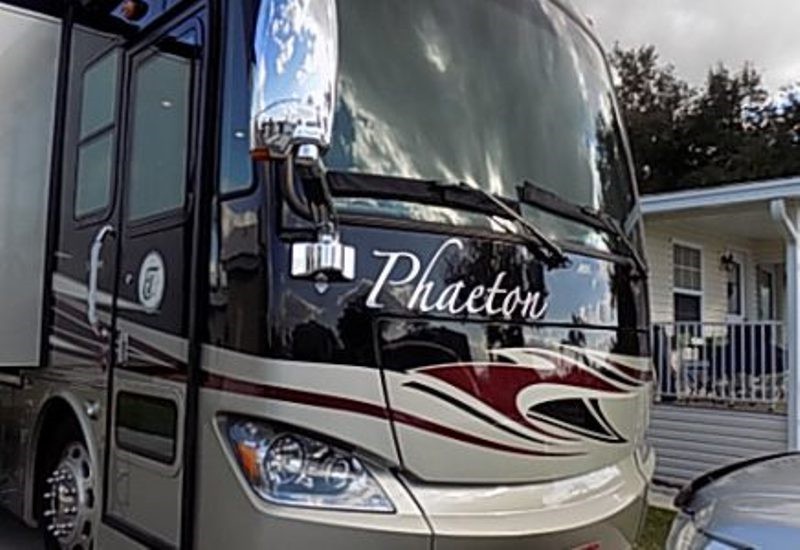 2014 Tiffin Phaeton 42LH - 003
