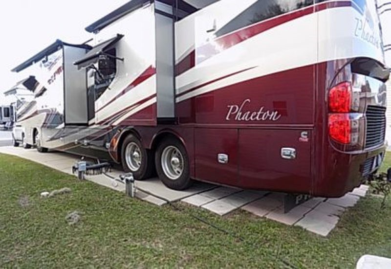 2014 Tiffin Phaeton 42LH - 007