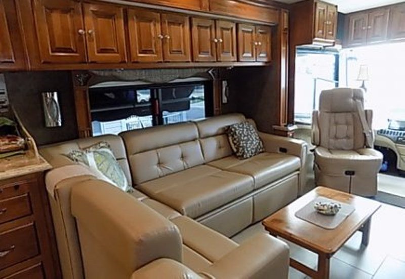 2014 Tiffin Phaeton 42LH - 019