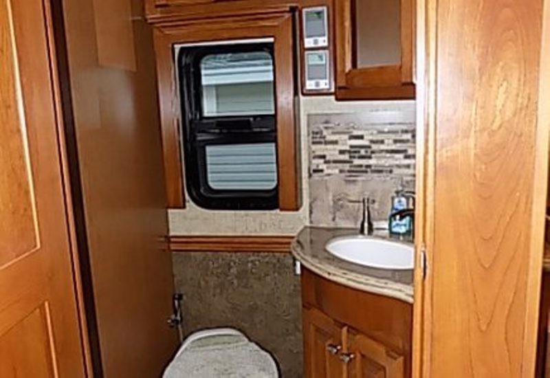 2014 Tiffin Phaeton 42LH - 023
