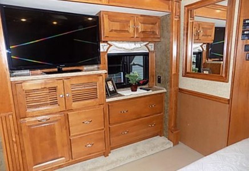 2014 Tiffin Phaeton 42LH - 028