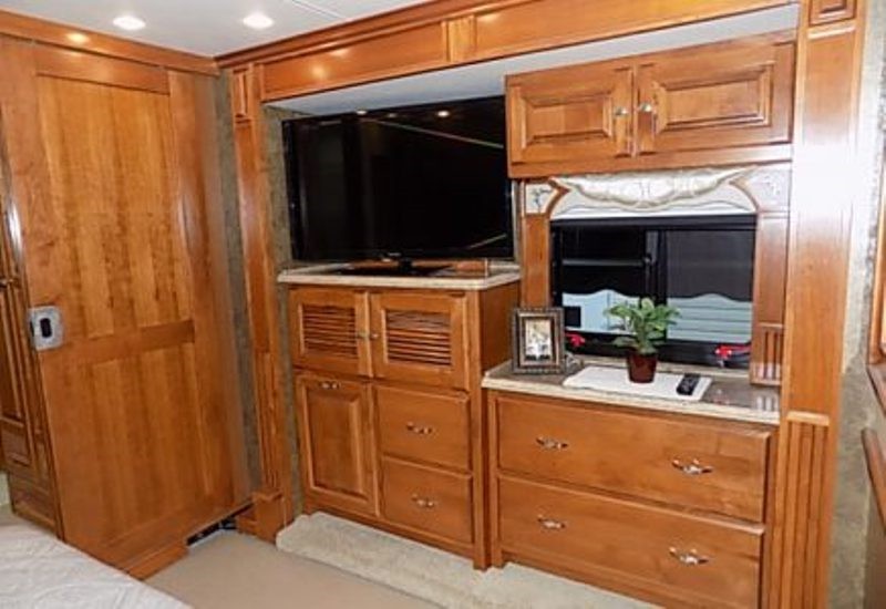 2014 Tiffin Phaeton 42LH - 029