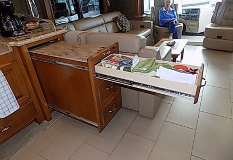 2014 Tiffin Phaeton 42LH - 038