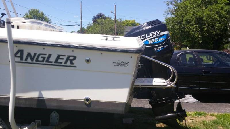 2004 Angler 220 Center Console - 003