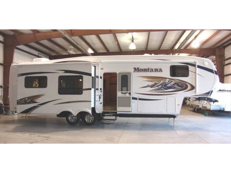 2011 Keystone RV  Montana 3665RE - 006