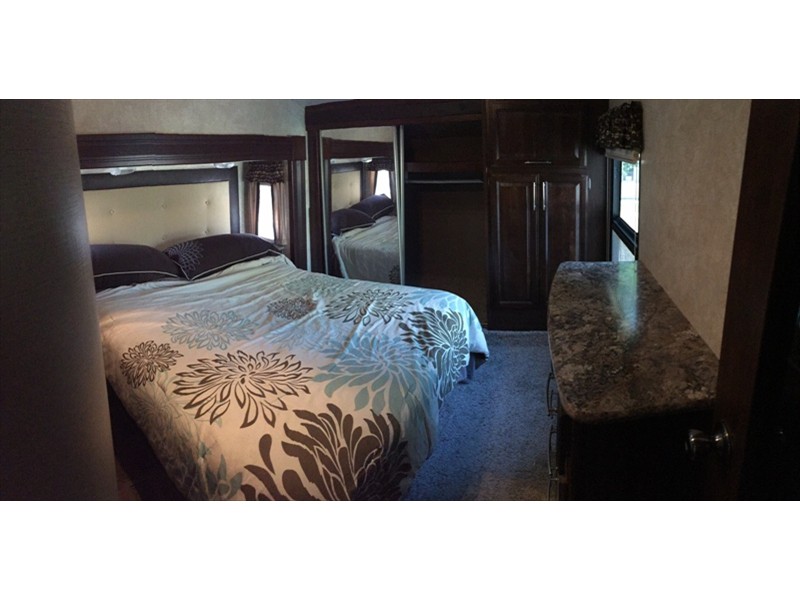 2015 Keystone RV Cougar 327RES - 016