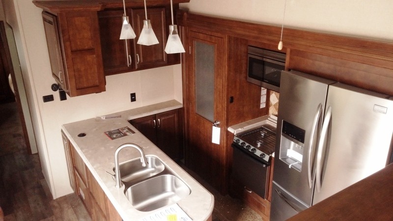 2016 Cardinal Forest River 3825FL - 003