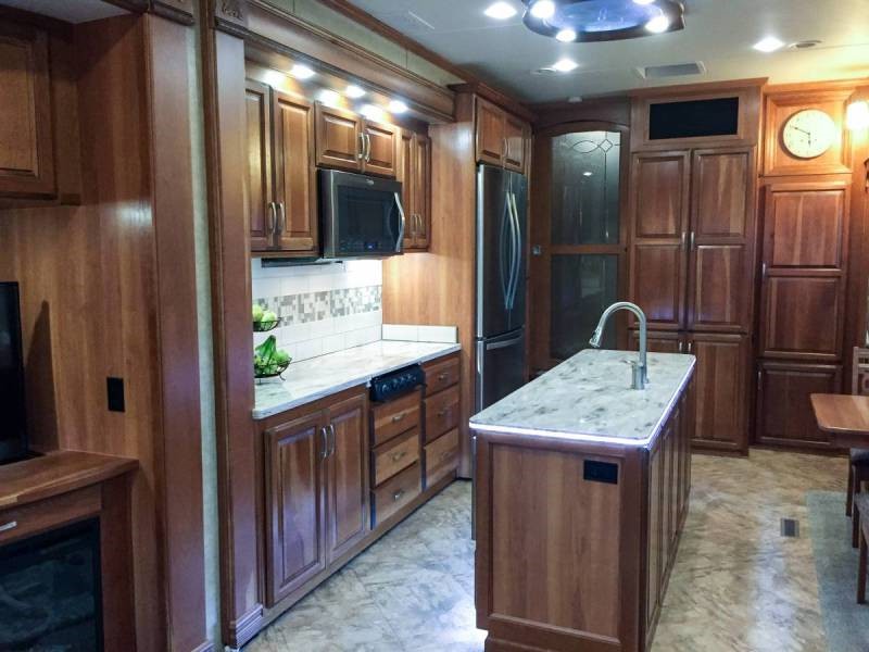 2016 DRV Mobile Suites 41RSSB4 - 002