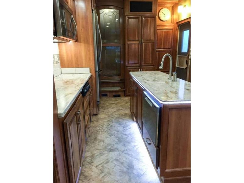 2016 DRV Mobile Suites 41RSSB4 - 004