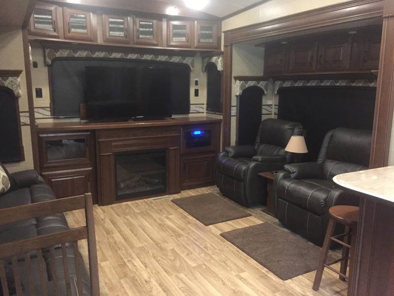 2015 Jayco Pinnacle 36REQS - 004