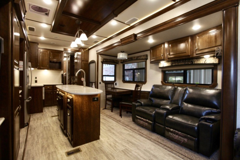 2017 Redwood rv 3901WB - 003