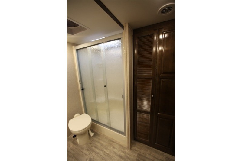 2017 Redwood rv 3901WB - 026