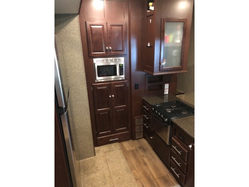 2016 Heartland Road Warrior RW420 - 005