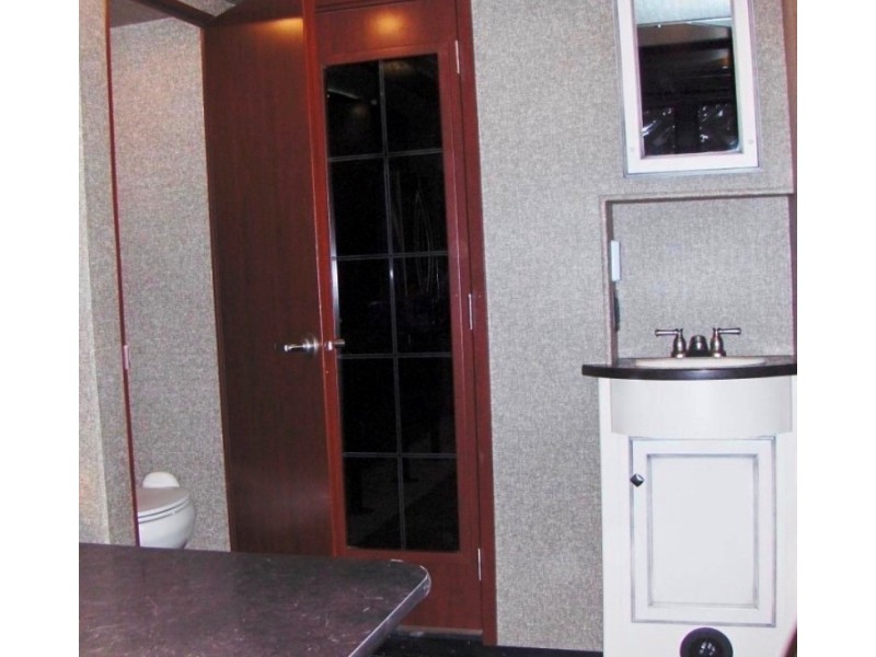 2016 Heartland Road Warrior RW420 - 022