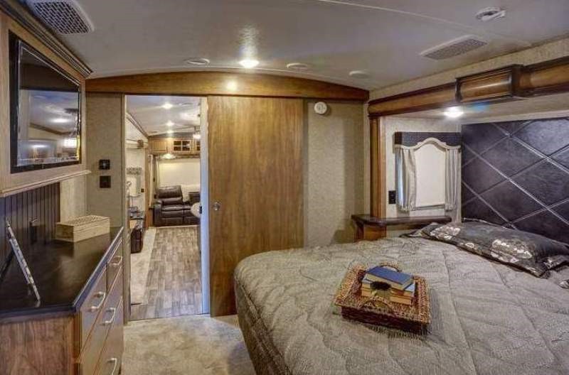 2016 Keystone Montana 3911F - 014