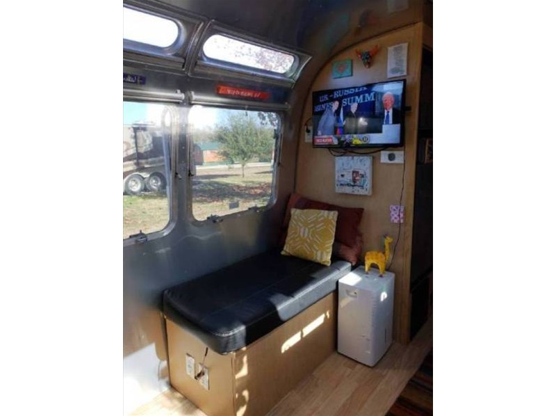 2017 Airstream Flying Cloud 30FB - 007