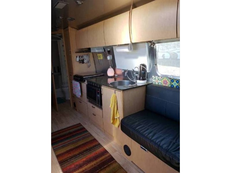 2017 Airstream Flying Cloud 30FB - 012