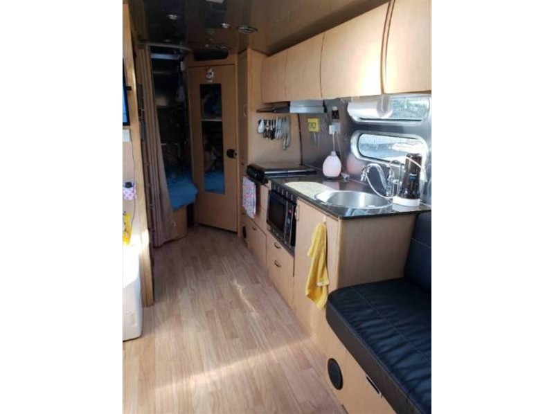 2017 Airstream Flying Cloud 30FB - 013