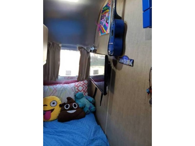 2017 Airstream Flying Cloud 30FB - 016