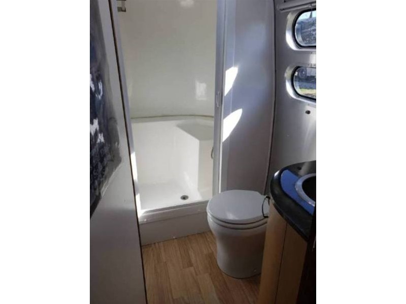 2017 Airstream Flying Cloud 30FB - 021