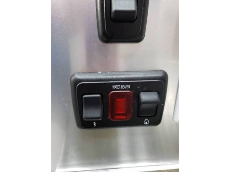 2017 Airstream Flying Cloud 30FB - 026