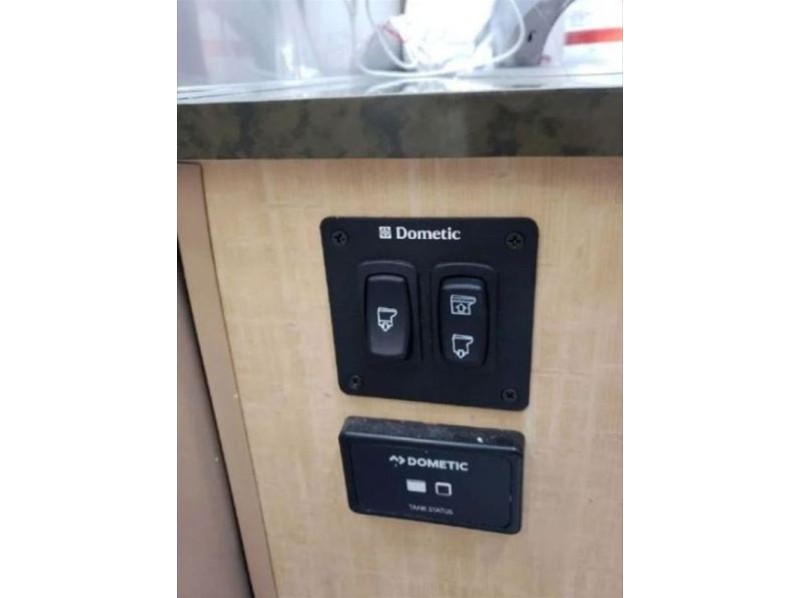 2017 Airstream Flying Cloud 30FB - 027