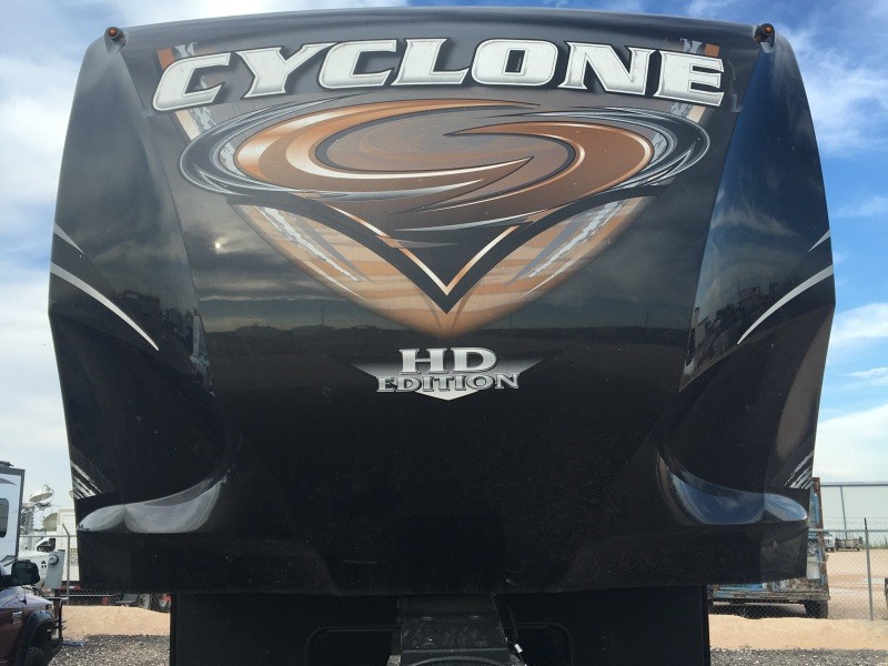 2015 Heartland Cyclone 4150 HD - 001