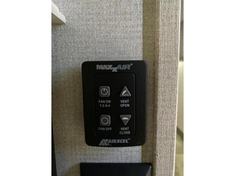 2020 Keystone Montana 3813MS - 023