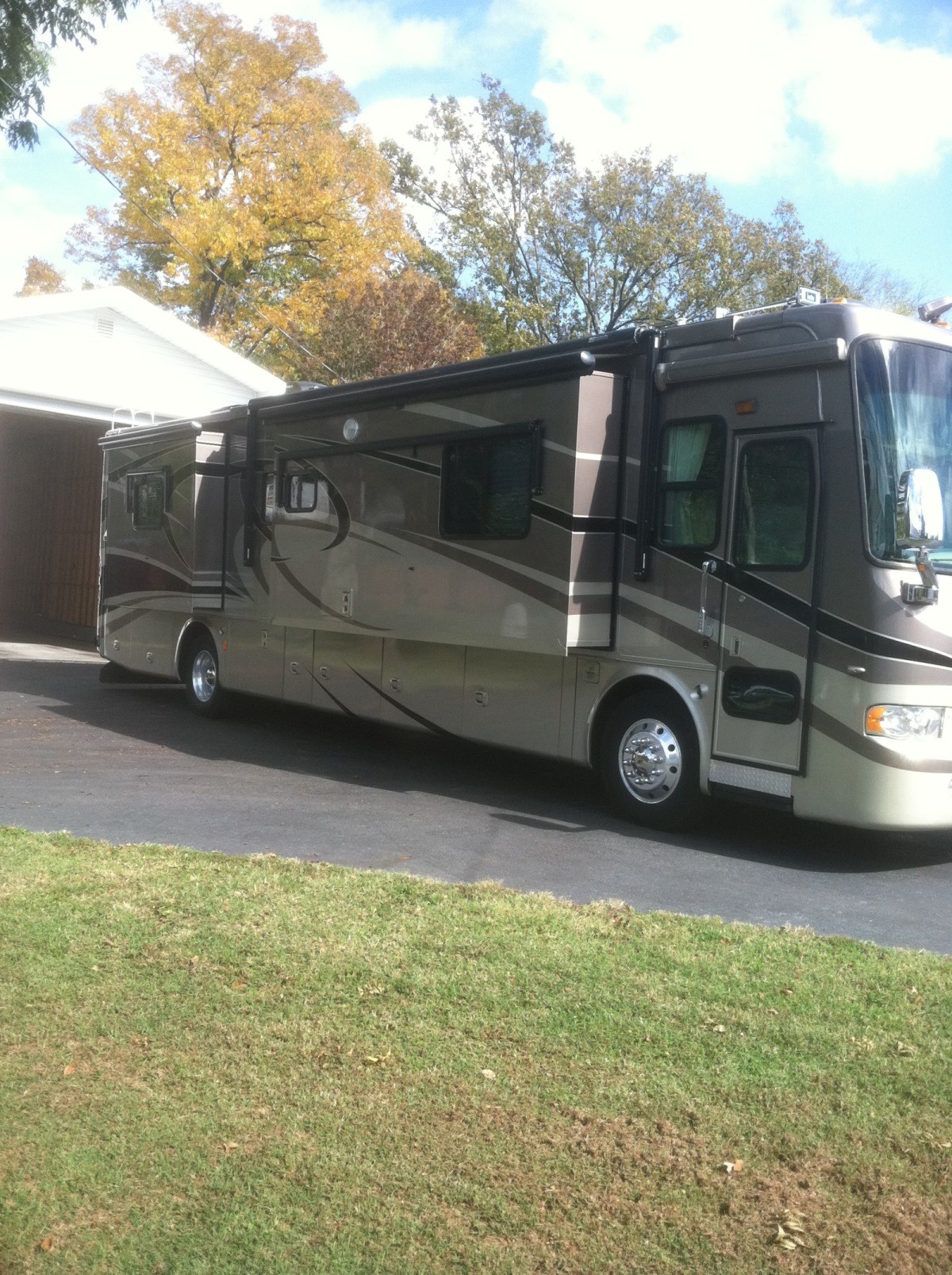 2007 Tiffin Allegro Bus - 001