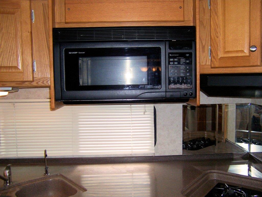 2005 Gulf Stream Crescendo 8408