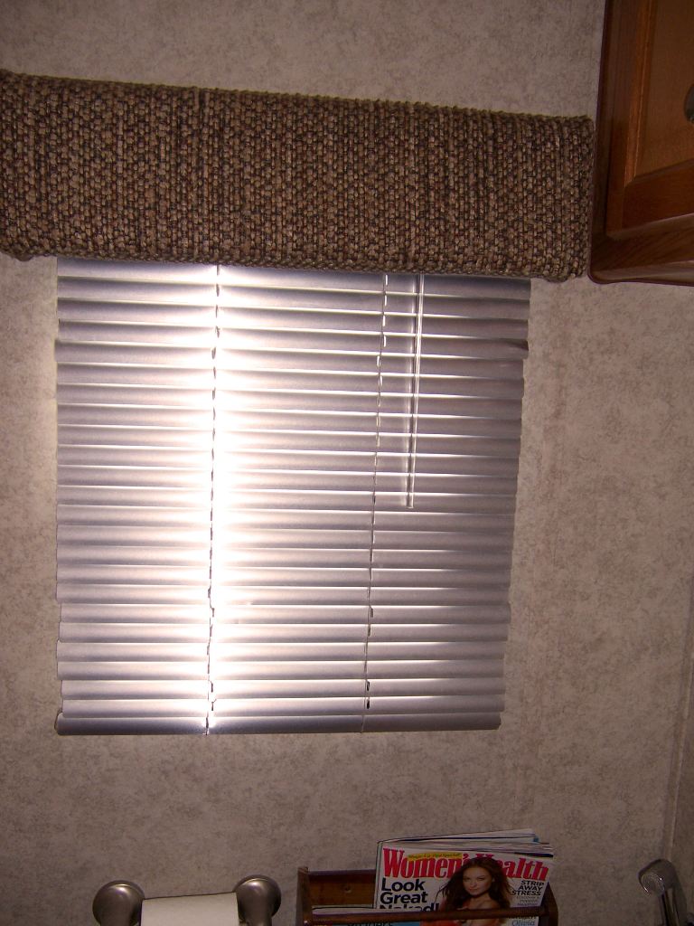 2005 Gulf Stream Crescendo 8408