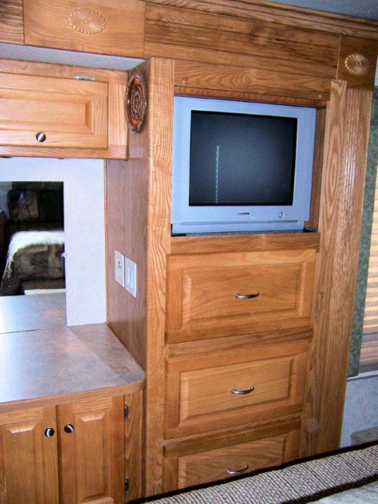 2005 Gulf Stream Crescendo 8408