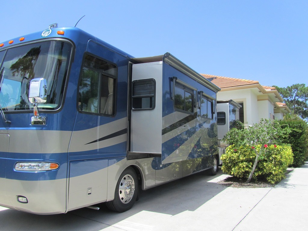 2004 Monaco Diplomat PST - 002