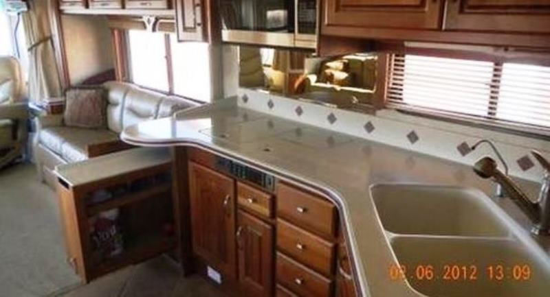 2004 Monaco Wndsor - 005