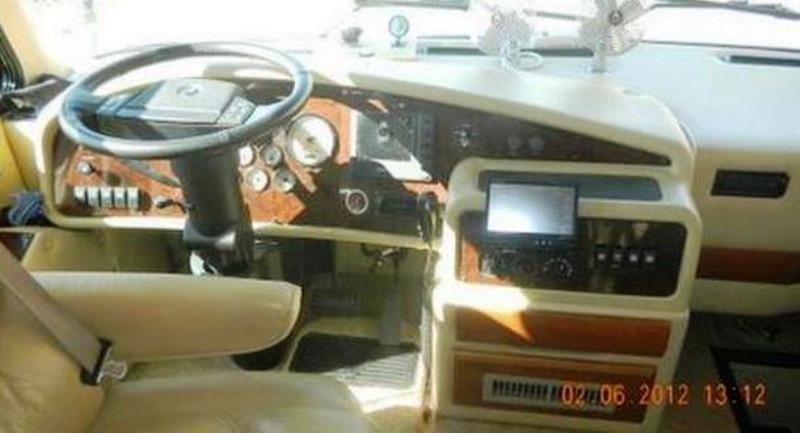 2004 Monaco Wndsor - 010