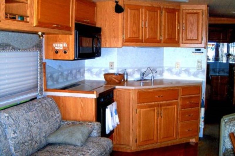 2002 Winnebago Journey - 003