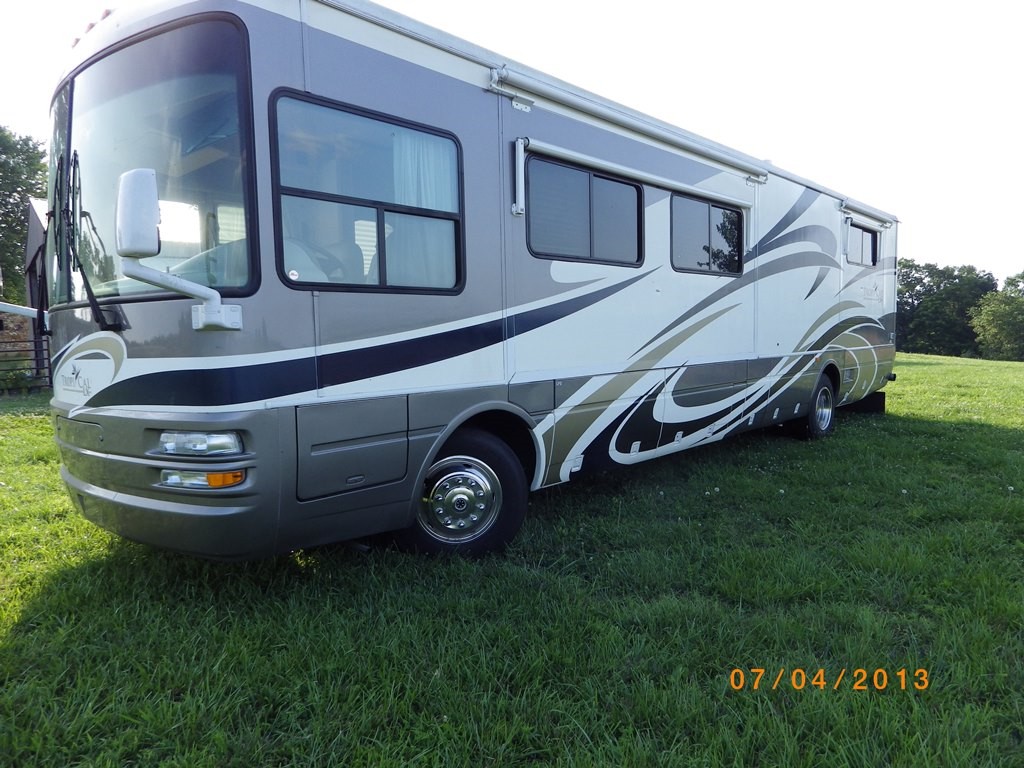 2005 National RV Tropical LX - 002