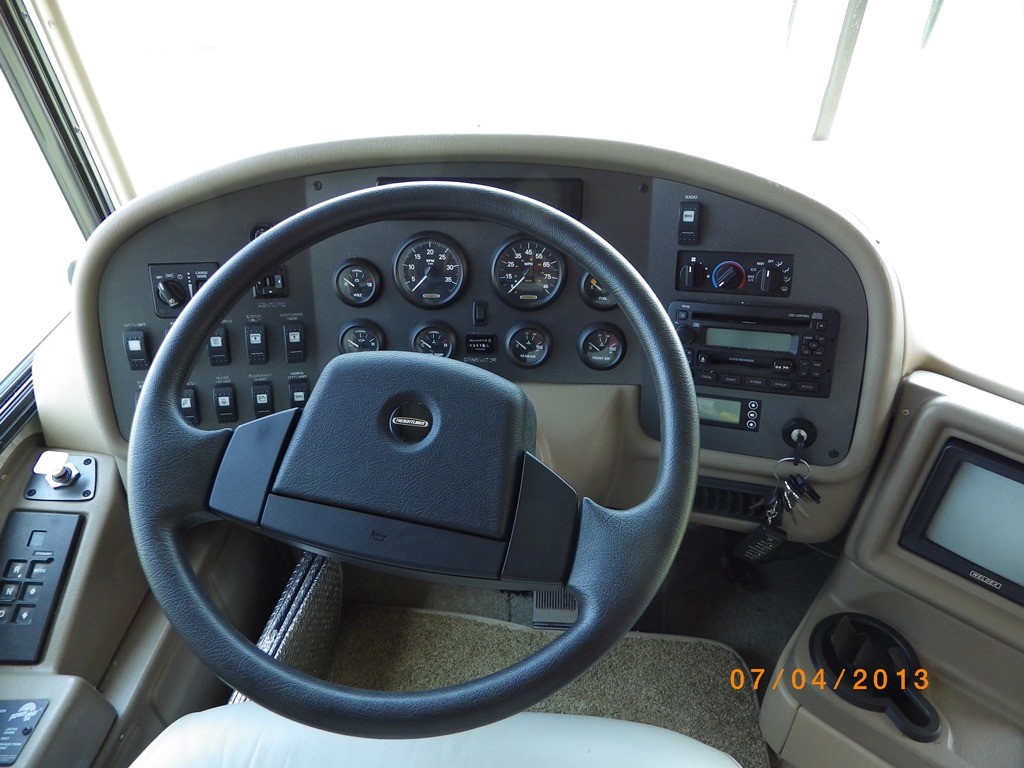 2005 National RV Tropical LX - 007