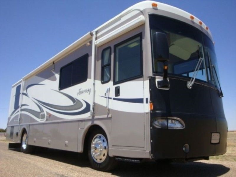 2005 Winnebago Journey - 001